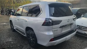 Lexus LX 2020 White