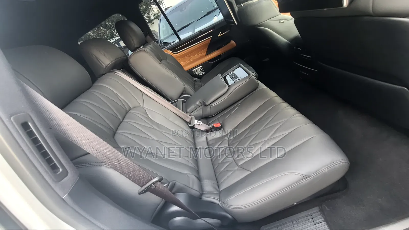Lexus LX 2020 White