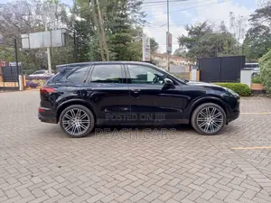 Porsche Cayenne 2018 Black