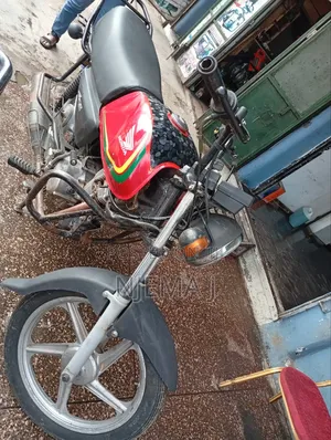 Honda CB 2023 Red
