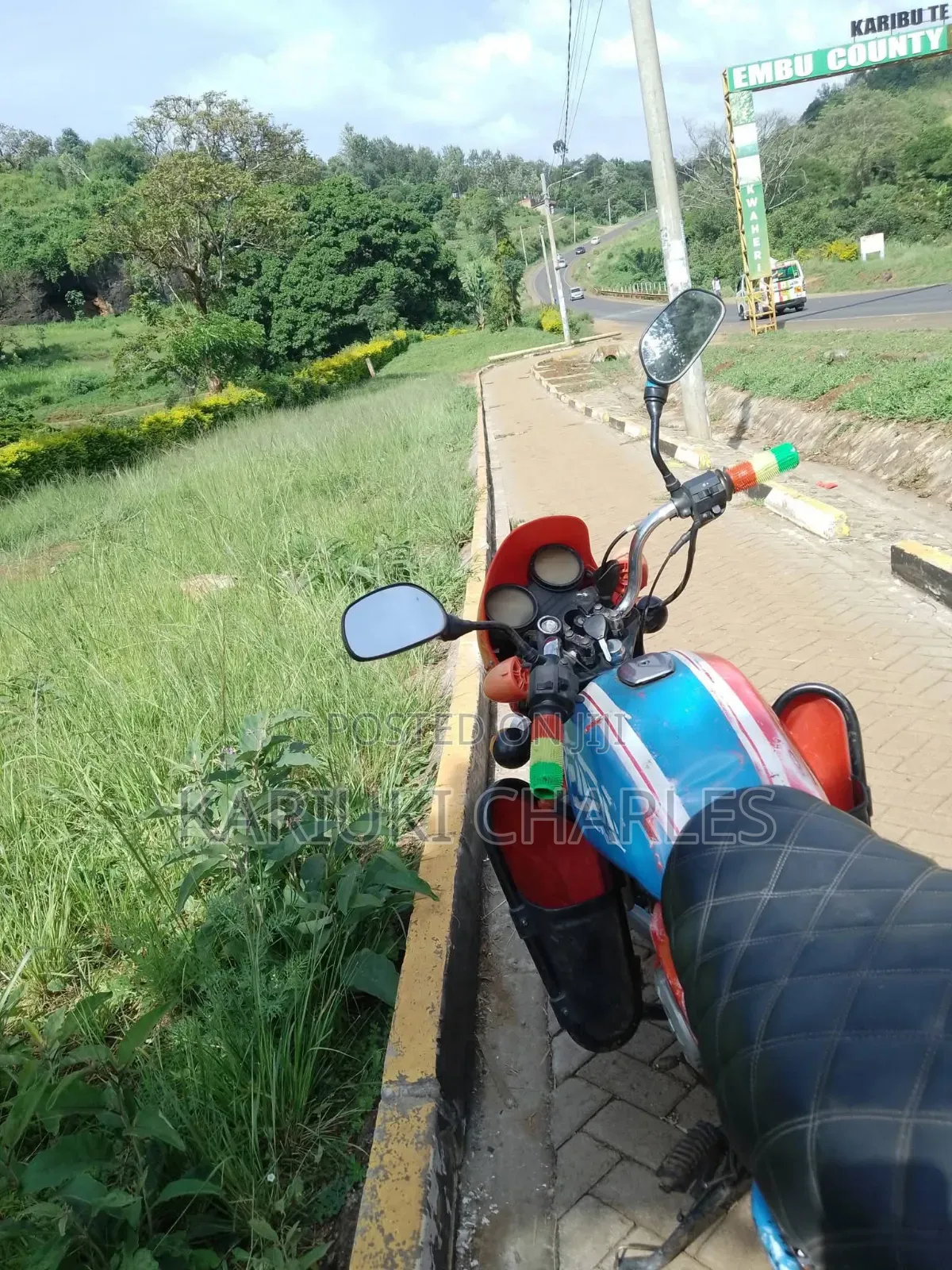 Bajaj Boxer 150 UG 2016 Red