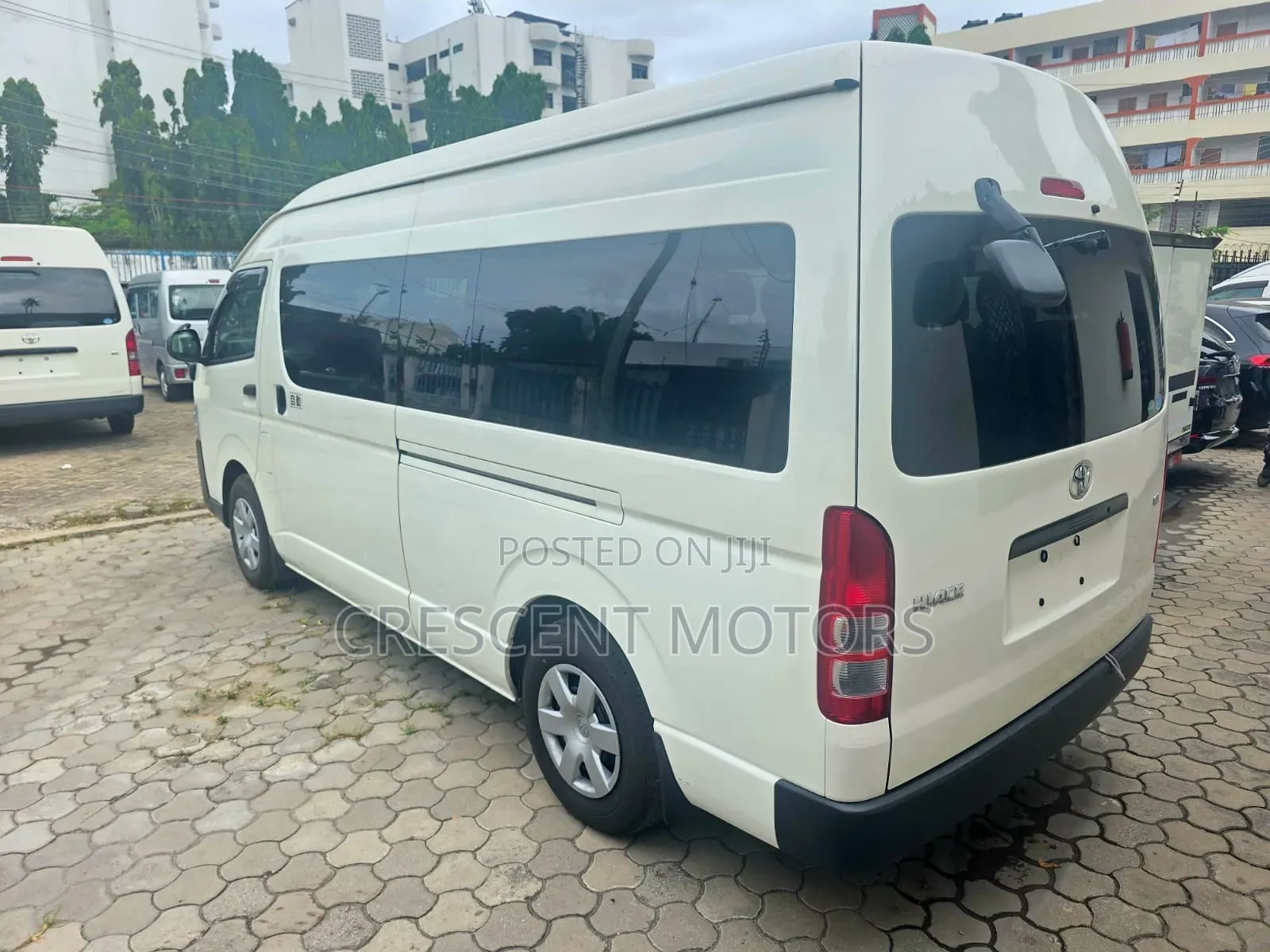 Toyota HiAce 2019 White