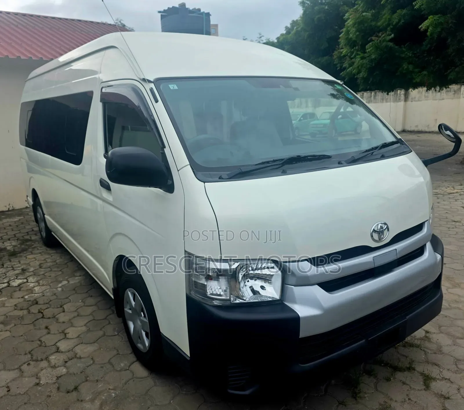 Toyota HiAce 2019 White