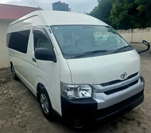 Toyota HiAce 2019 White