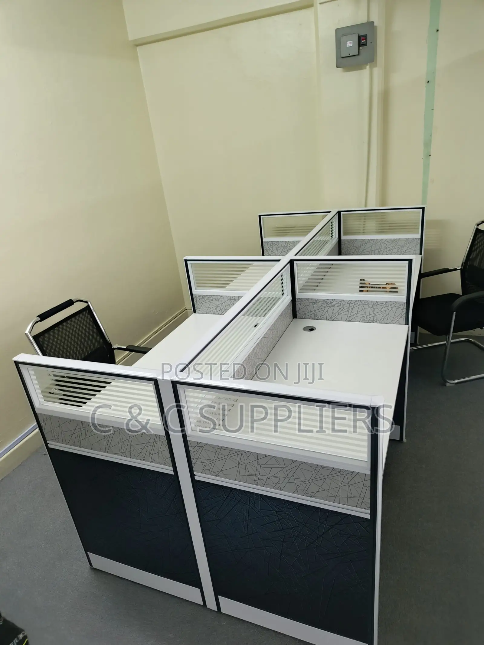 4-Way Modular Team Workstation