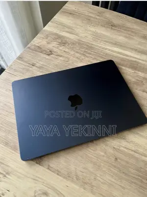 Laptop Apple MacBook Air 2022 M2 24GB Apple M2 eMMC 256GB