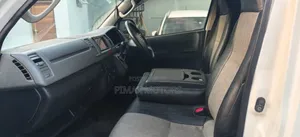 Toyota HiAce 2012 White