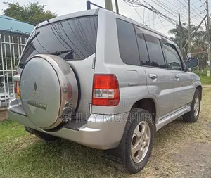 Mitsubishi Pajero 2003 Silver