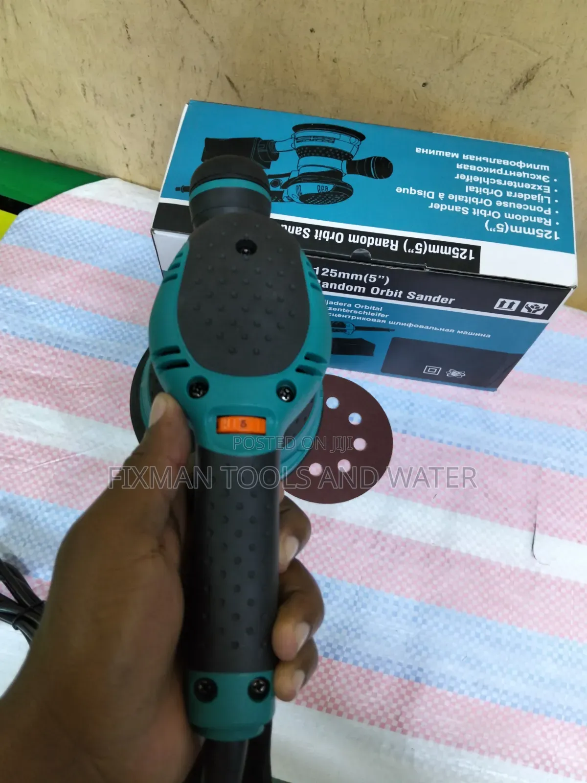 Multipurpose Random Orbital Sander 550 Watts Makita With Accessories