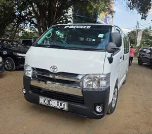 Toyota HiAce 2015 White