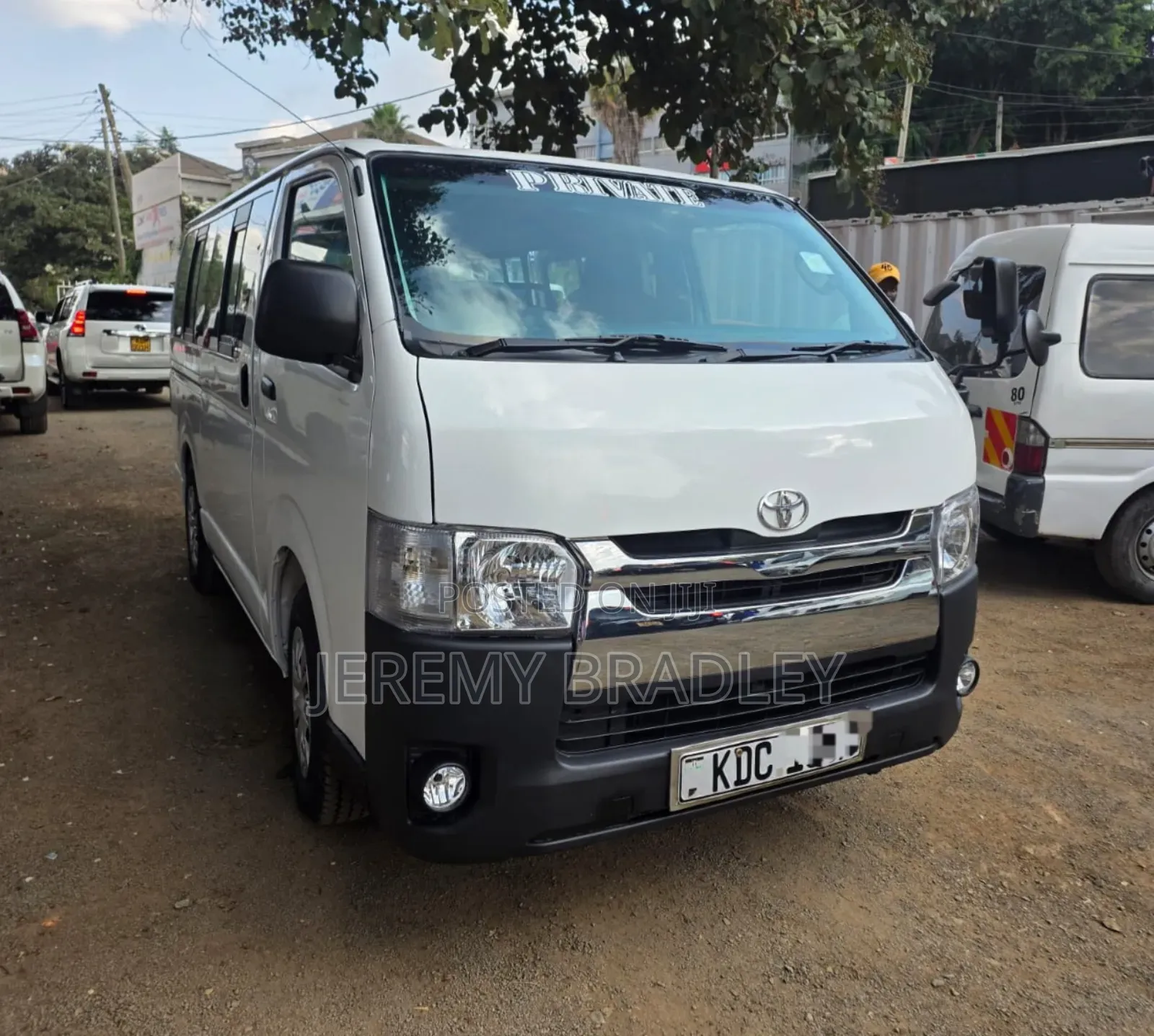 Toyota HiAce 2015 White