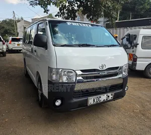 Toyota HiAce 2015 White