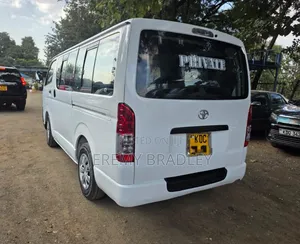 Toyota HiAce 2015 White