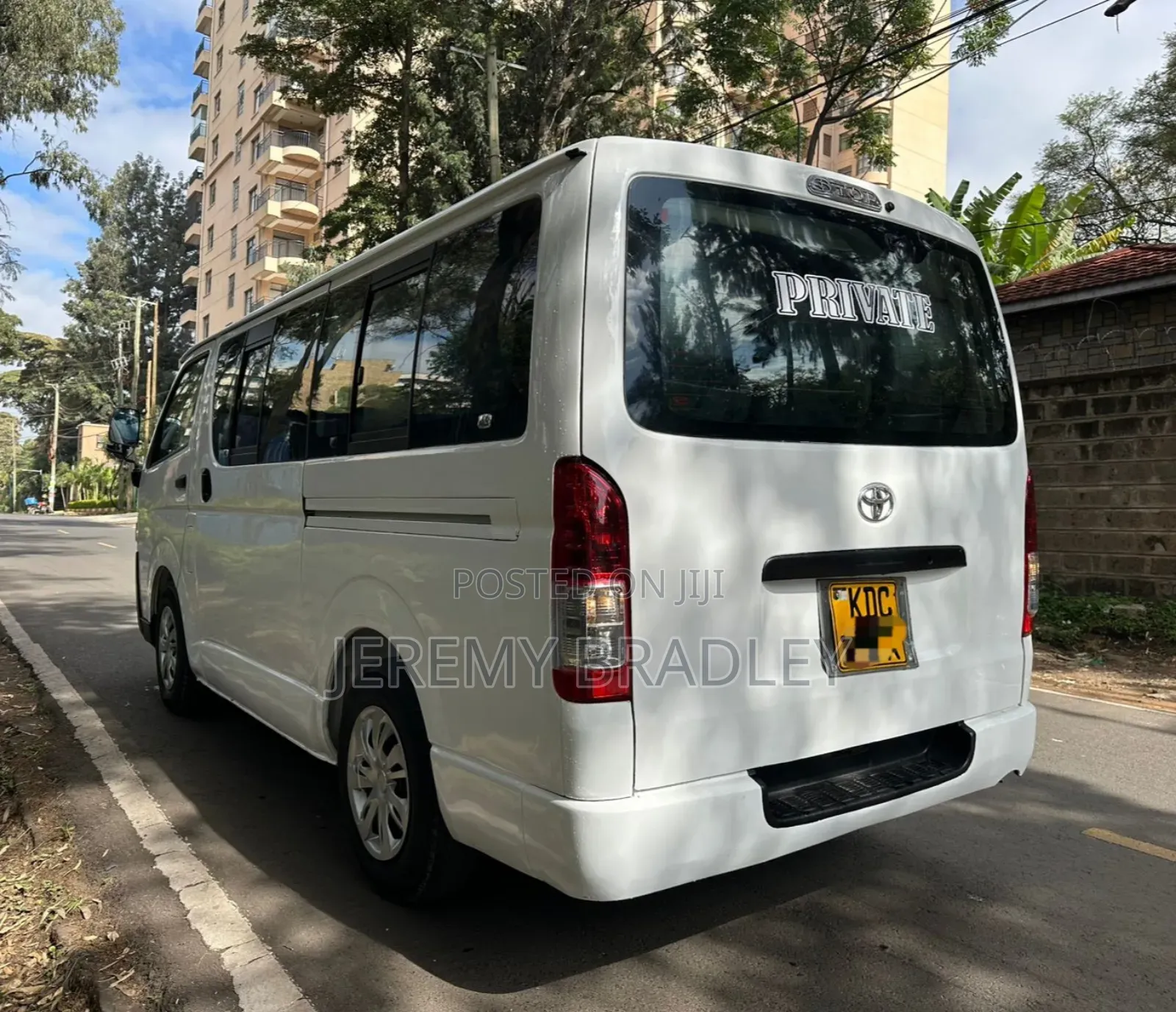 Toyota HiAce 2014 White