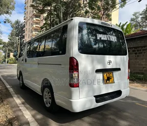 Toyota HiAce 2014 White