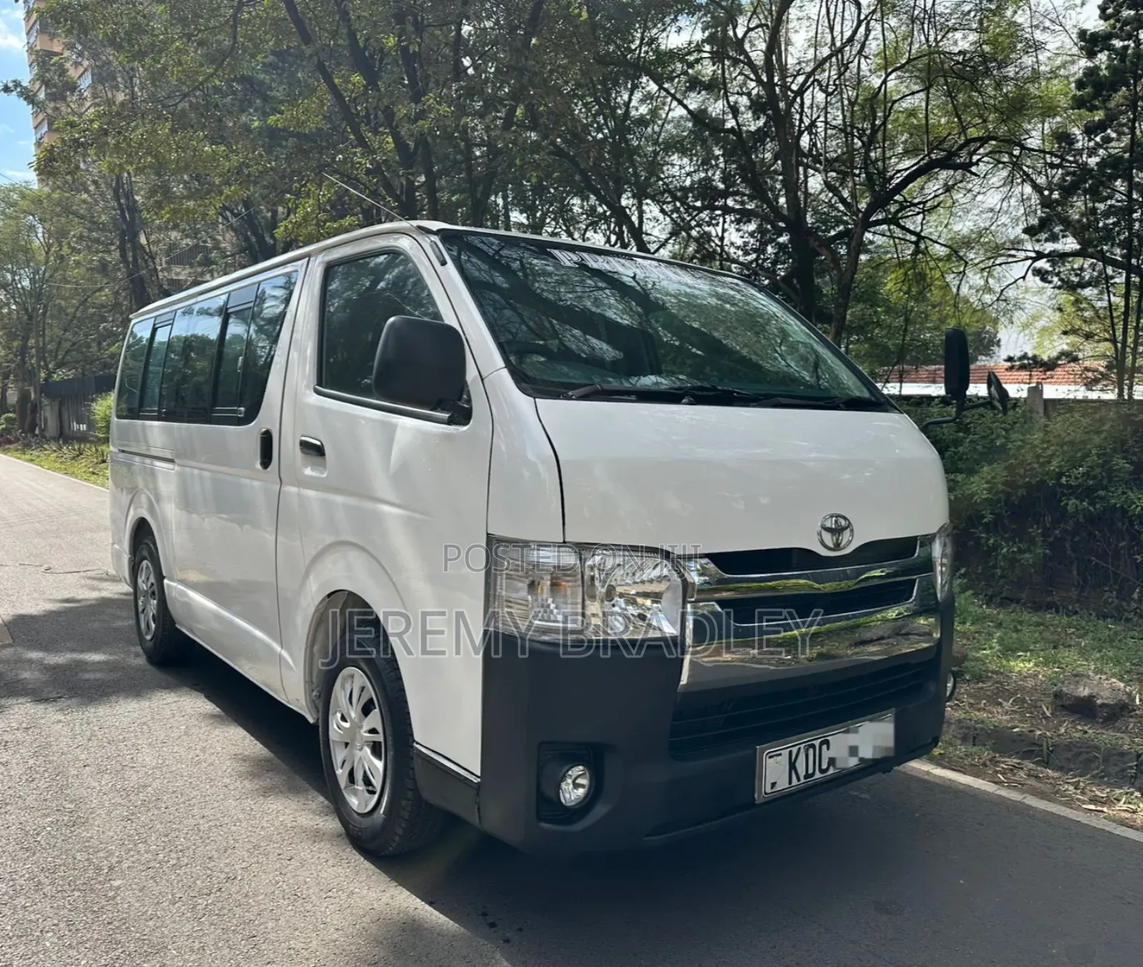 Toyota HiAce 2014 White