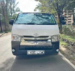 Toyota HiAce 2014 White