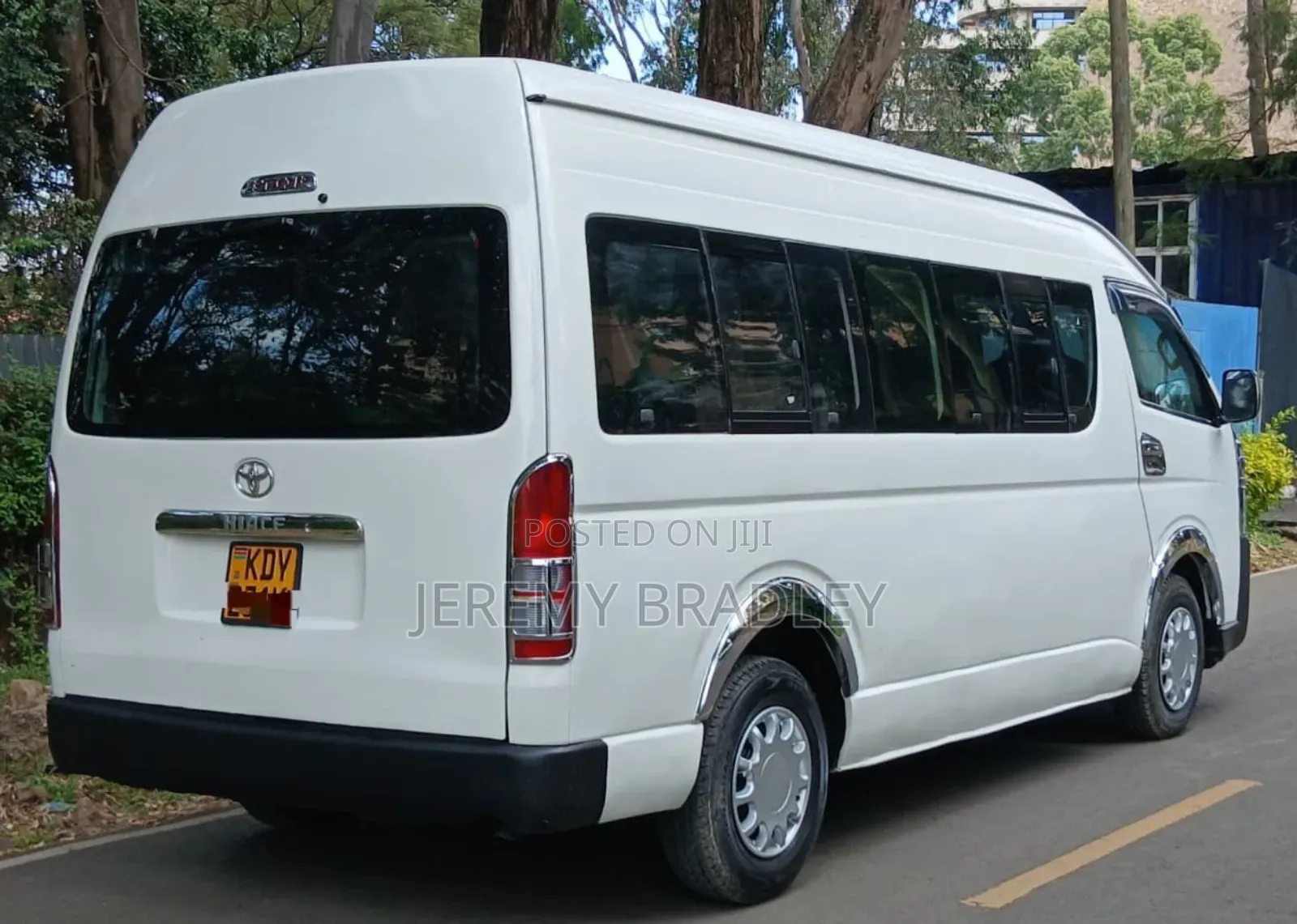 Toyota HiAce 2019 White