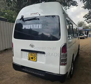 Toyota HiAce 2013 White