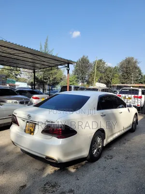 Toyota Crown 2011 Pearl