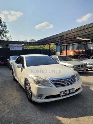 Toyota Crown 2011 Pearl