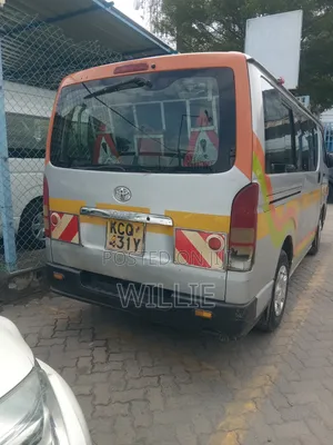 Toyota HiAce 2011 Silver