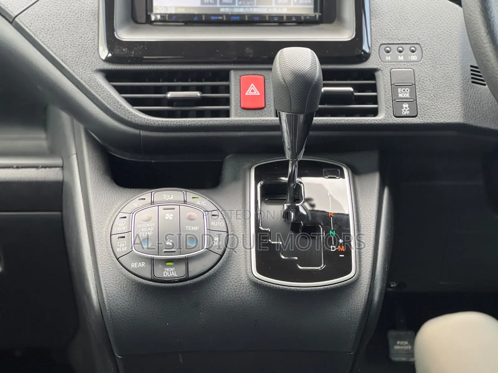 Toyota Voxy 2019 Silver