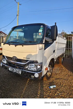 Toyota Dyna 2017 White