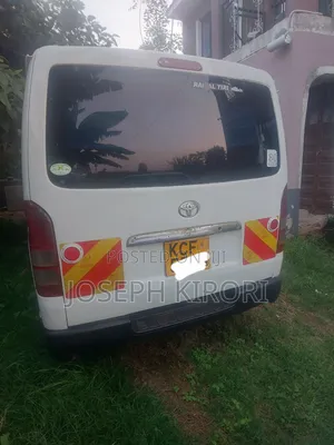 Toyota HiAce 2010 White