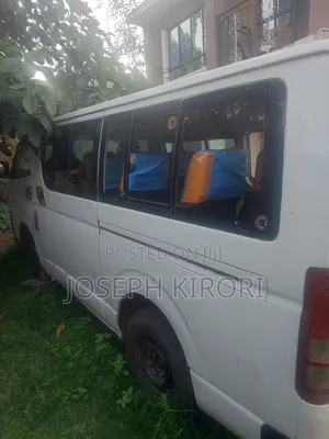Toyota HiAce 2010 White