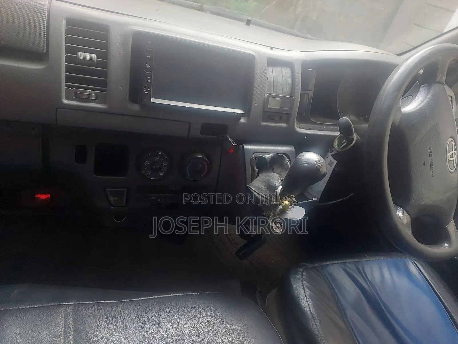 Toyota HiAce 2010 White