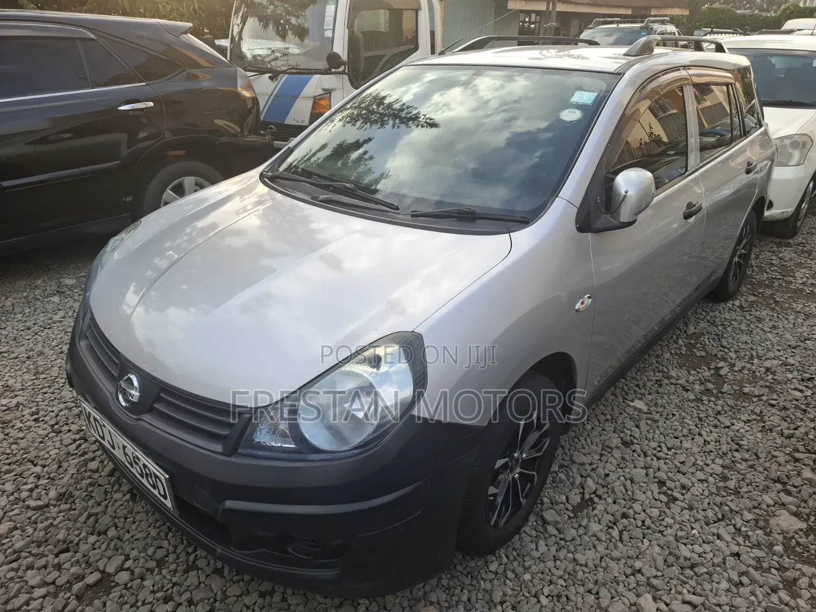 Nissan Advan 2015 Silver