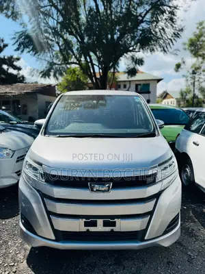 Toyota Noah 2.0 AWD (7 Seater) 2019 Silver