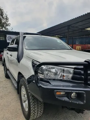 Toyota Hilux 2020 White