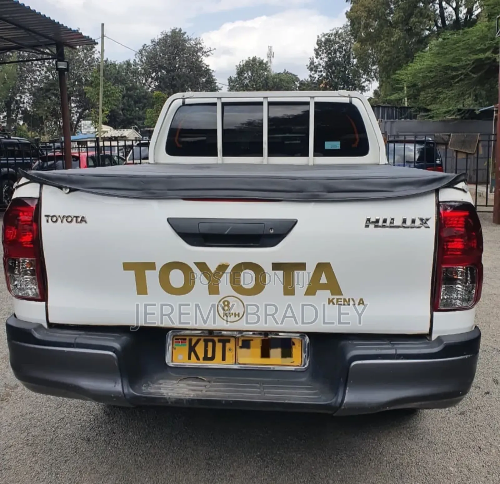 Toyota Hilux 2020 White