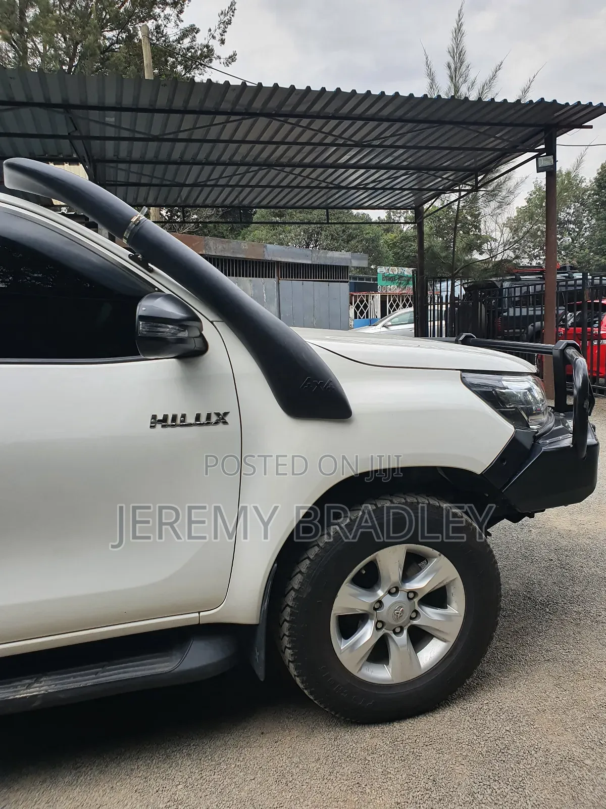 Toyota Hilux 2020 White