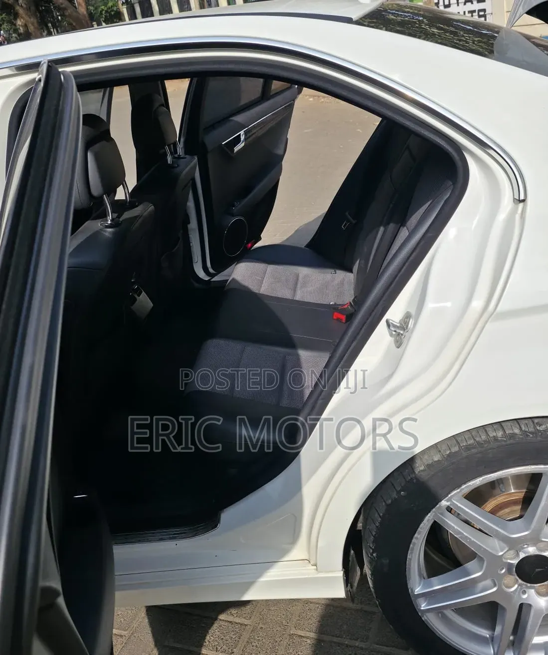 Mercedes-Benz C200 2010 White