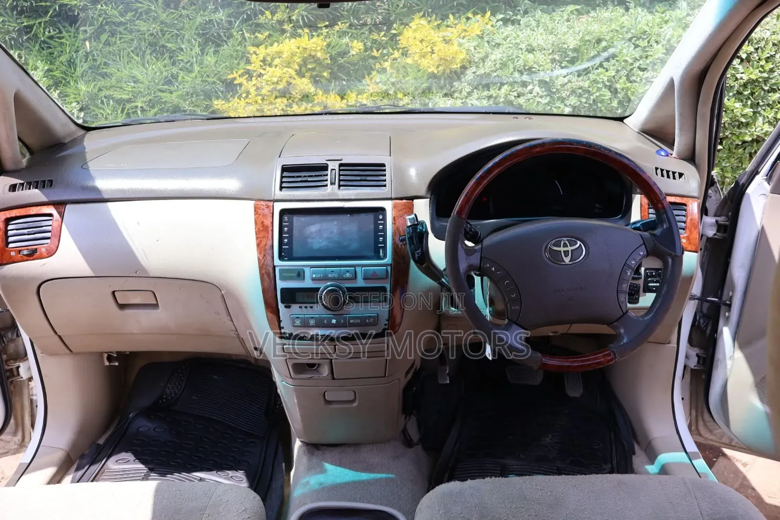 Toyota Ipsum 2005 White
