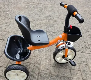 Strong Tricycle