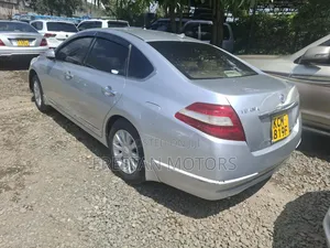 Nissan Teana 2010 Silver