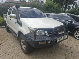Toyota Hilux 2007 White