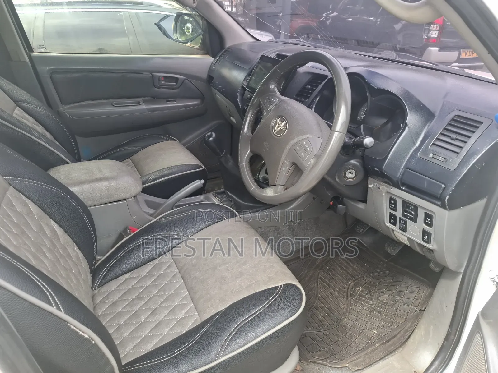 Toyota Hilux 2007 White
