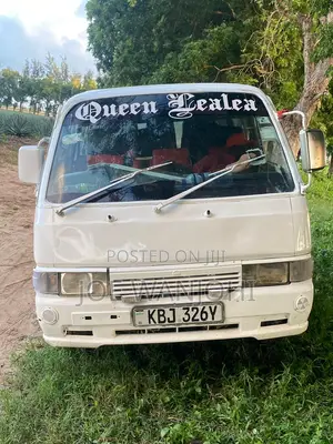 Nissan Caravan (Urvan) 2001 White