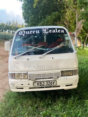 Nissan Caravan (Urvan) 2001 White