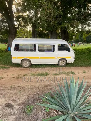 Nissan Caravan (Urvan) 2001 White