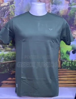 Premium Men's Plain Round Neck T-Shirt – Dark Green
