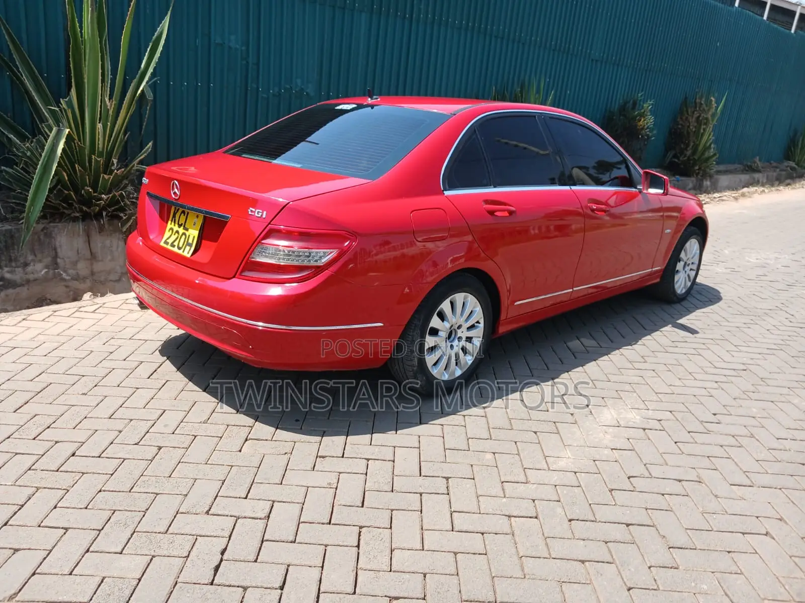 Mercedes-Benz C200 2010 Red