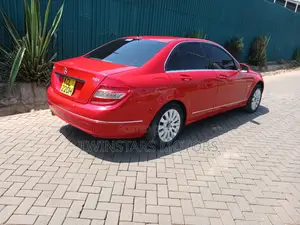 Mercedes-Benz C200 2010 Red