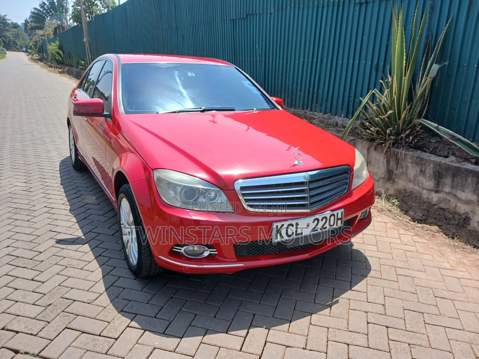 Mercedes-Benz C200 2010 Red
