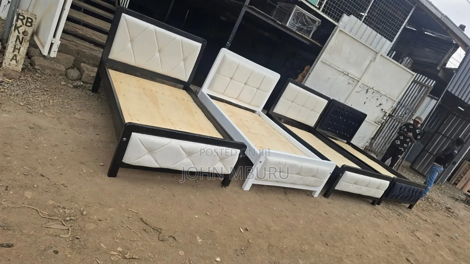 White With Black Frame and White Plain